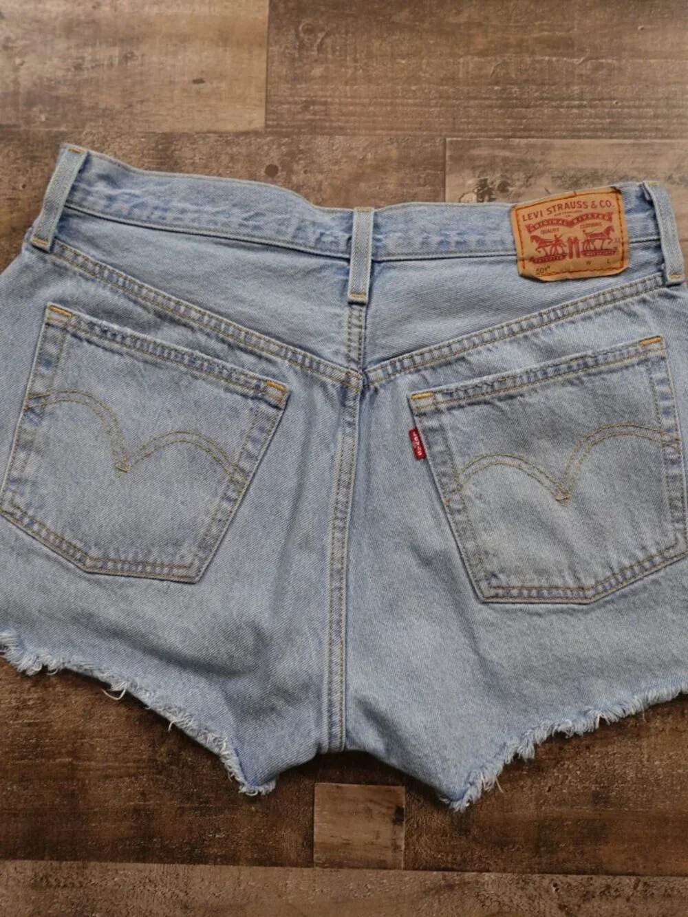 Levi’s 501 Denim Cutoff Shorts Women’s W30 Light Wash Frayed Hem‎ High Rise